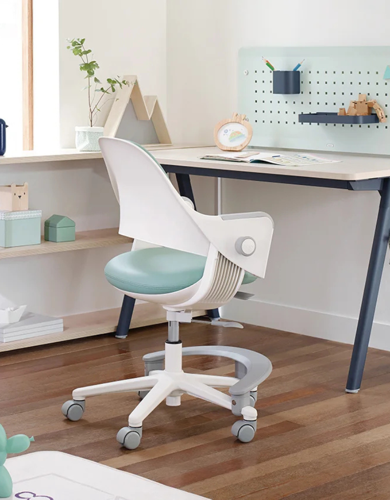 Ringo: The Ergonomic Chair that Grows with Your Child